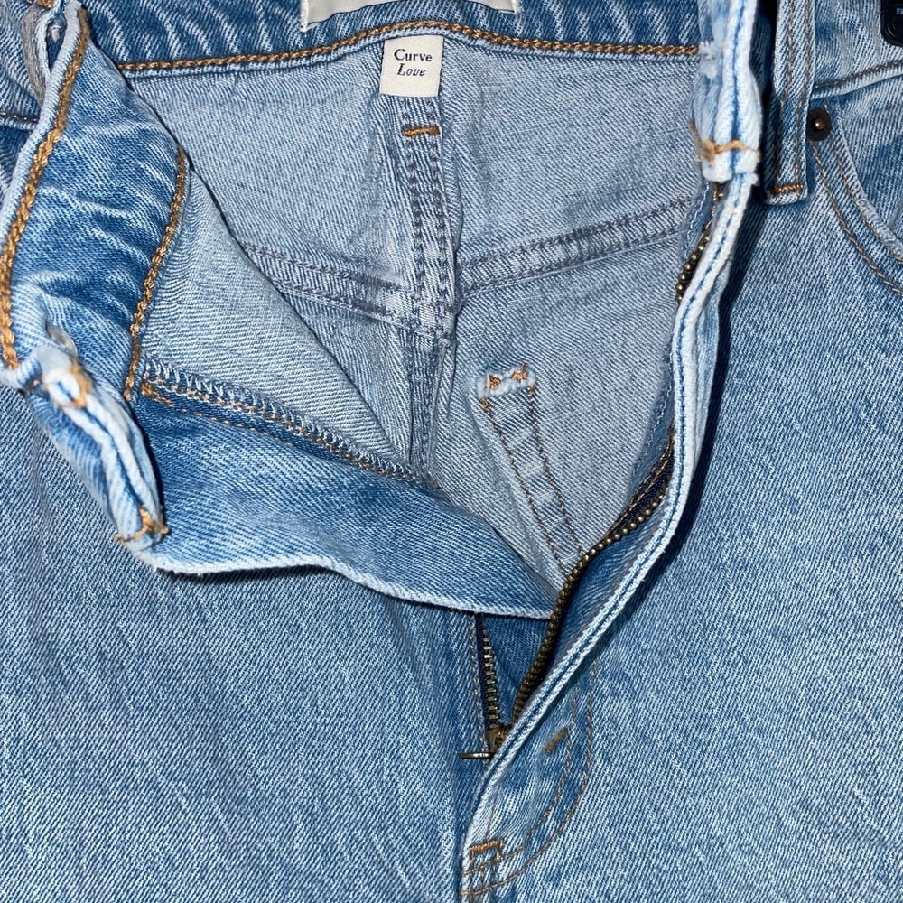 🆕 A&F Curve Love Vintage Ultra High Rise Raw Hem Straight Leg Denim - Picture 4 of 9